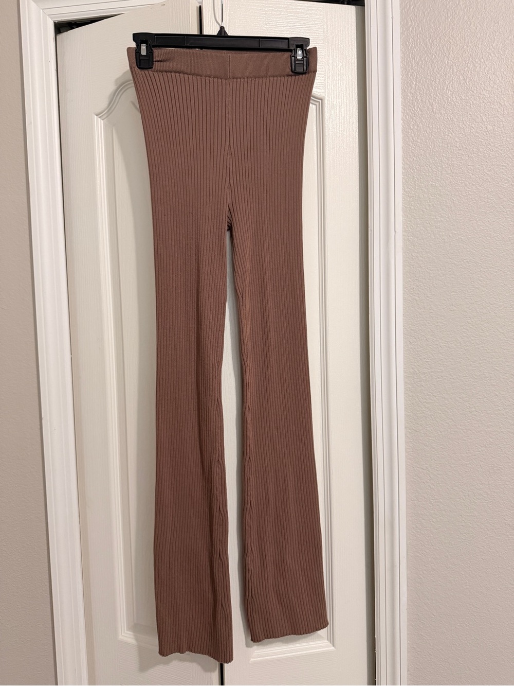 Zara Ribbed High-Waist Flare Pants in Mauve Brown